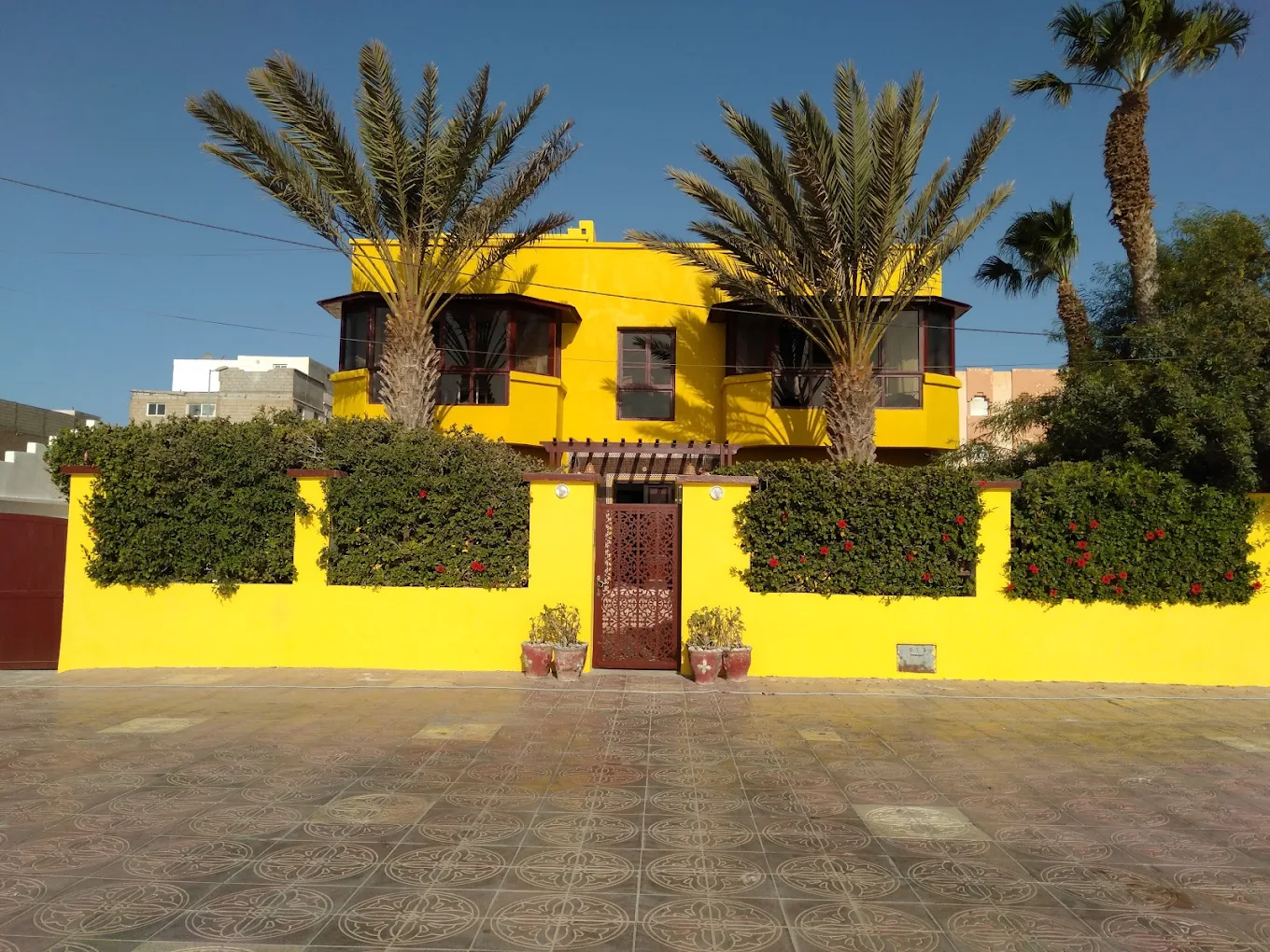 LA MAISON JAUNE
